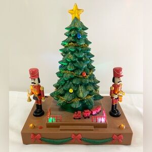 Mint Eluceo In Motion Christmas Tree Toy Soldiers Nutcrackers Lights Music Works